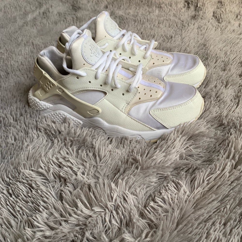 NIKE Huaraches🔥